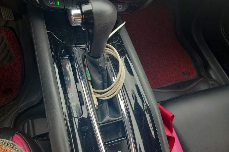 Used Honda Vezel 2015 1.5L CVT two-wheel drive Comfort trim Gear Lever