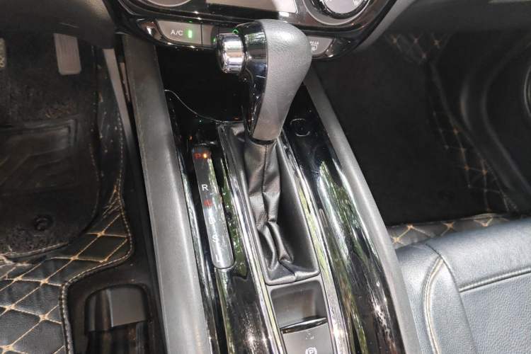 Used Honda Vezel 2015 1.5L CVT two-wheel drive Comfort trim Gear Lever