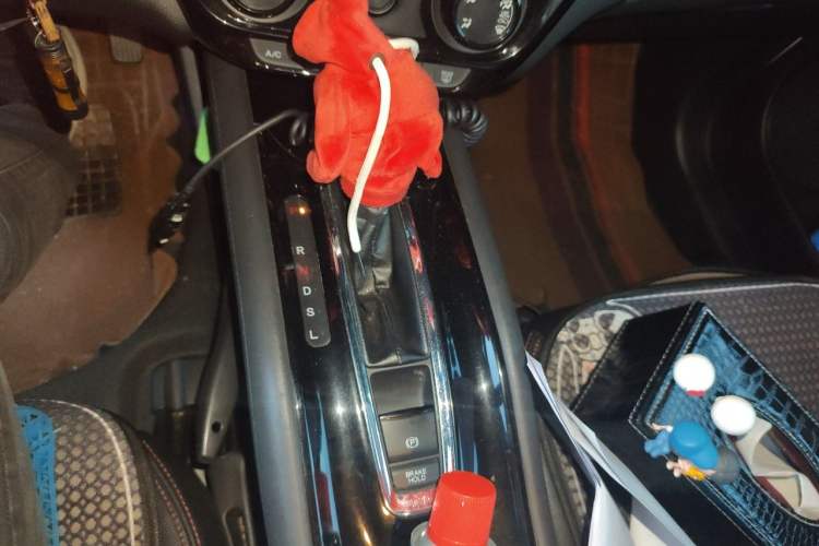 Used Honda Vezel 2015 1.5L CVT two-wheel drive Comfort trim Gear Lever