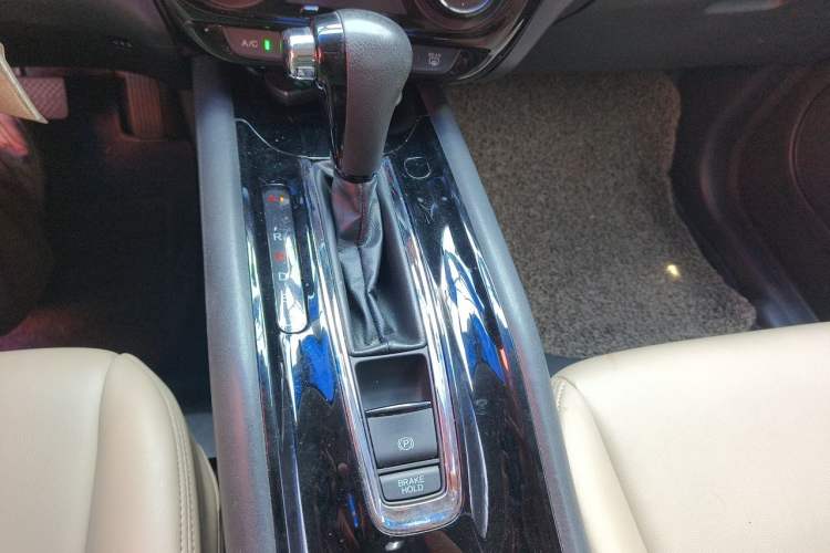 Used Honda Vezel 2015 1.5L CVT two-wheel drive Comfort trim Gear Lever