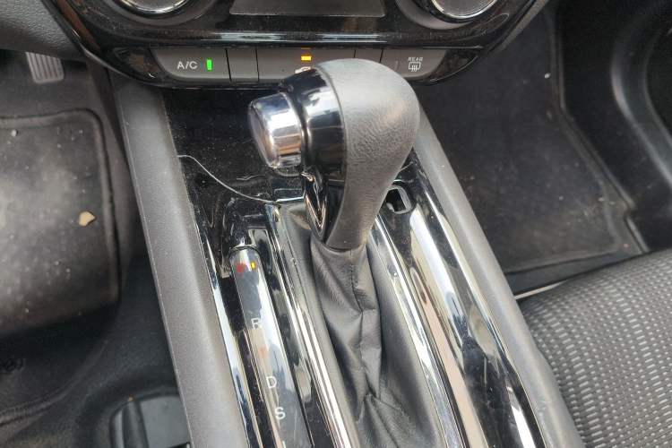 Used Honda Vezel 2015 1.8L CVT 2WD Elite Model Gear Lever