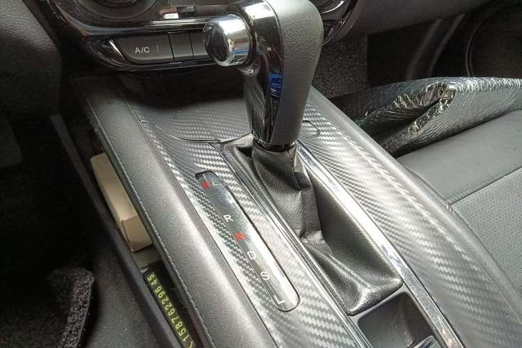 Used Honda Vezel 2015 1.5L CVT two-wheel drive Comfort trim Gear Lever