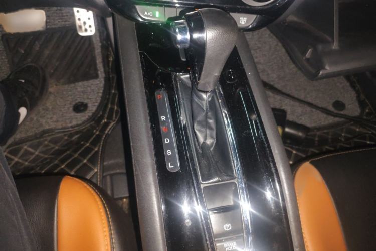 Used Honda Vezel 2015 1.8L CVT 2WD Elite Model Gear Lever