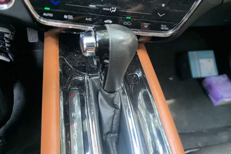 Used Honda Vezel 2015 1.8L CVT 2WD Luxury Model Gear Lever