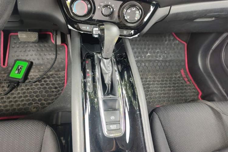 Used Honda Vezel 2015 1.5L CVT two-wheel drive Comfort trim Gear Lever