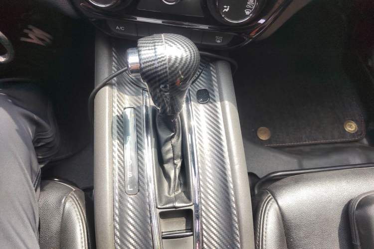 Used Honda Vezel 2015 1.5L CVT two-wheel drive Comfort trim Gear Lever