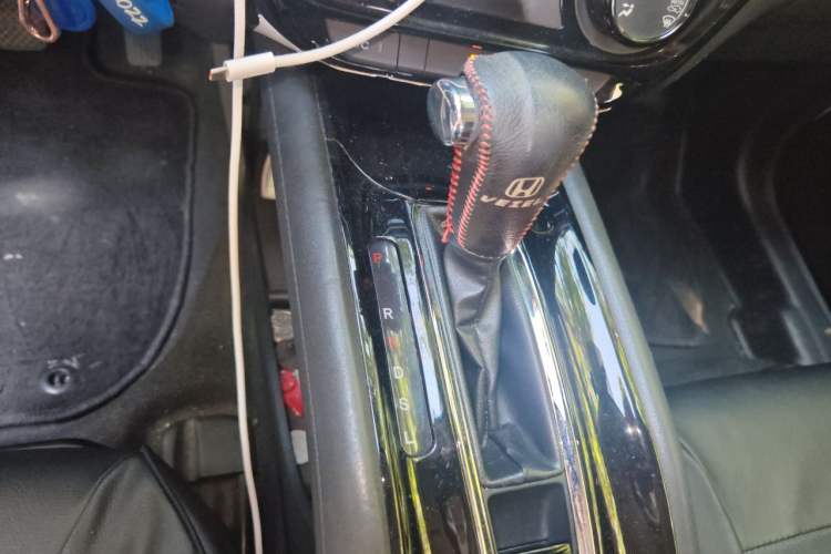Used Honda Vezel 2015 1.5L CVT two-wheel drive Comfort trim Gear Lever