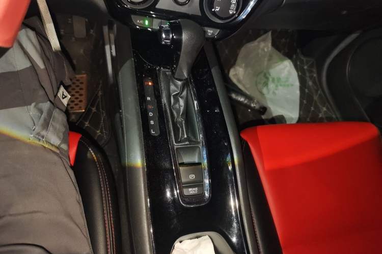Used Honda Vezel 2015 1.5L CVT two-wheel drive Comfort trim Gear Lever