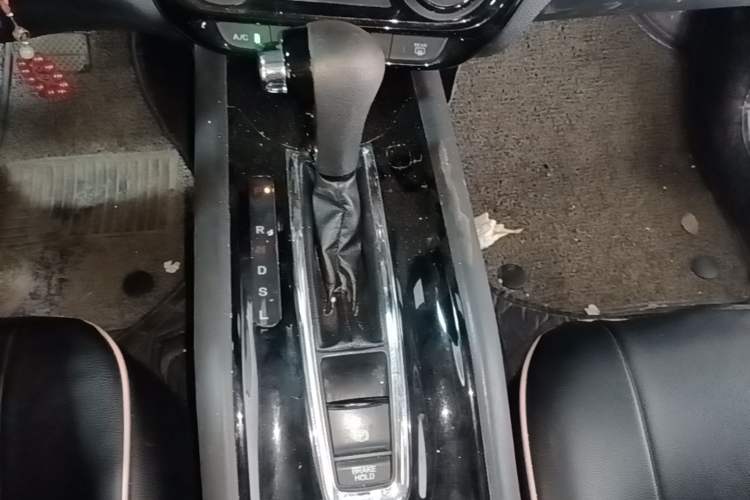 Used Honda Vezel 2015 1.5L CVT two-wheel drive Comfort trim Gear Lever