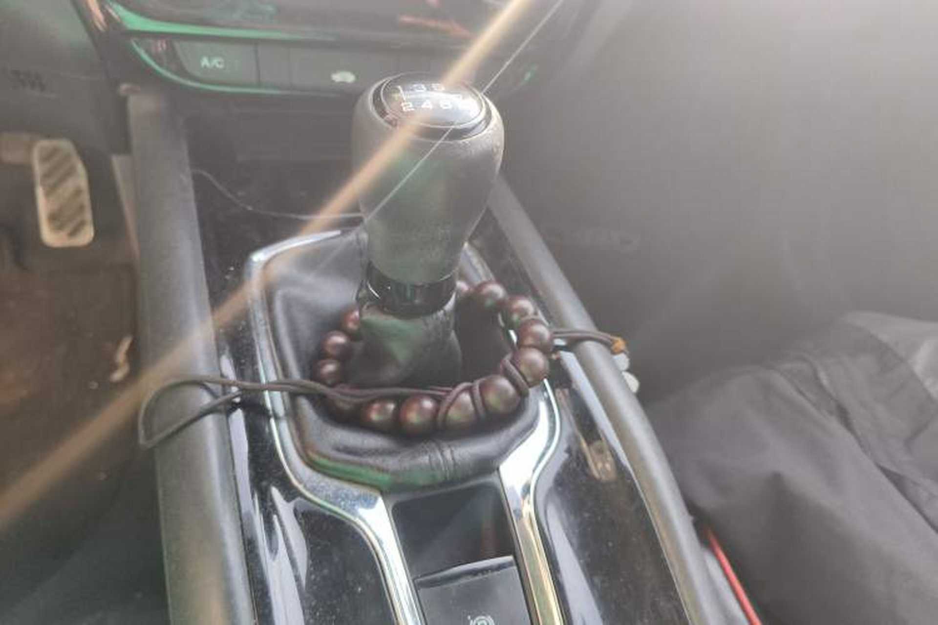 Used Honda Vezel 2015 1.5L manual two-wheel drive Comfort trim level Gear Lever