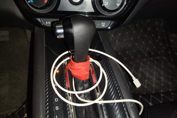 Used Honda Vezel 2015 1.8L CVT 2WD Elite Model Gear Lever