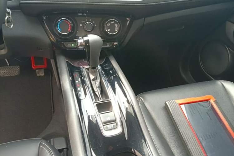 Used Honda Vezel 2015 1.5L CVT two-wheel drive Comfort trim Gear Lever