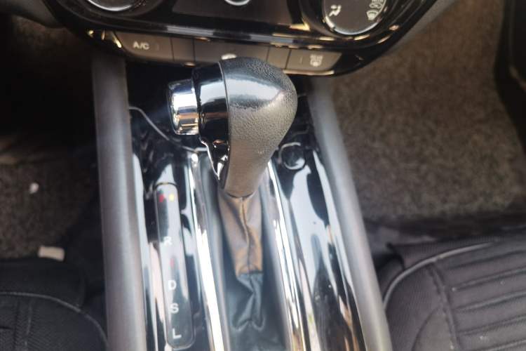Used Honda Vezel 2015 1.8L CVT 2WD Elite Model Gear Lever