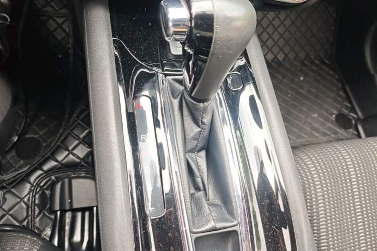 Used Honda Vezel 2015 1.8L CVT 2WD Luxury Model Gear Lever