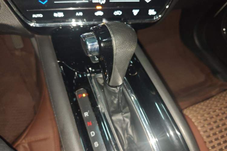 Used Honda Vezel 2015 1.8L CVT 2WD Luxury Model Gear Lever