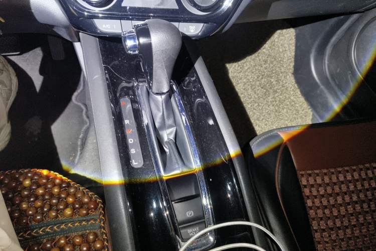 Used Honda Vezel 2015 1.8L CVT 2WD Elite Model Gear Lever