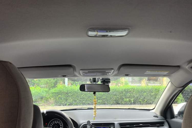 Used Honda Vezel 2015 1.5L CVT two-wheel drive Comfort trim Headliner