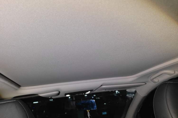 Used Honda Vezel 2015 1.8L CVT 2WD Luxury Model Headliner