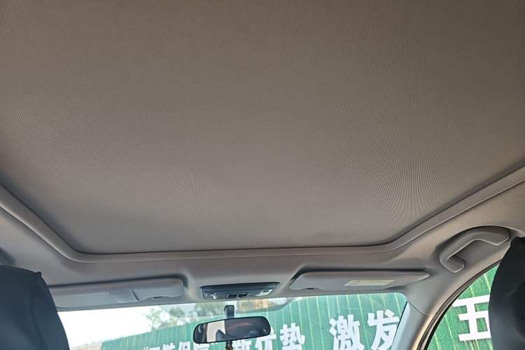 Used Honda Vezel 2015 1.8L CVT 2WD Luxury Model Headliner