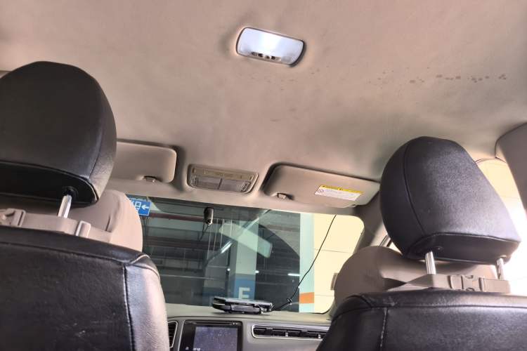 Used Honda Vezel 2015 1.5L CVT two-wheel drive Comfort trim Headliner