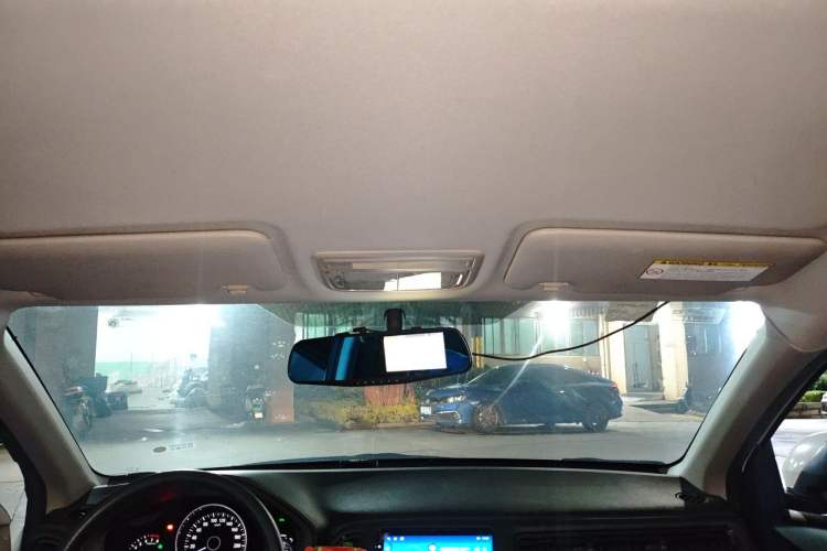 Used Honda Vezel 2015 1.5L CVT two-wheel drive Comfort trim Headliner