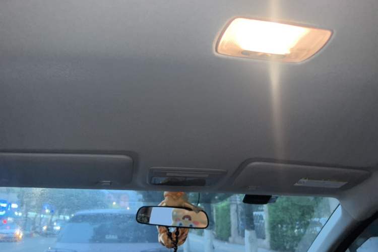 Used Honda Vezel 2015 1.5L CVT two-wheel drive Comfort trim Headliner