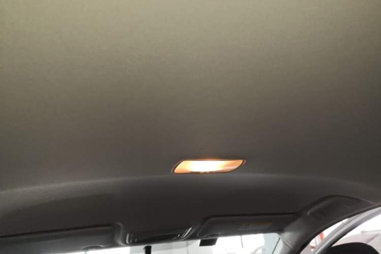 Used Honda Vezel 2015 1.5L CVT two-wheel drive Comfort trim Headliner