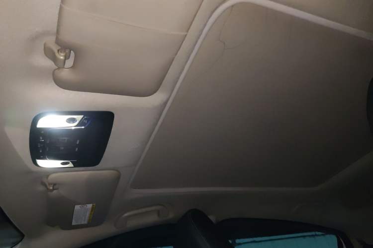 Used Honda Vezel 2015 1.8L CVT 2WD Luxury Model Headliner