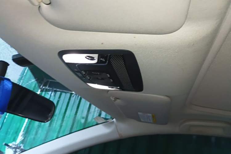 Used Honda Vezel 2015 1.8L CVT 2WD Luxury Model Headliner