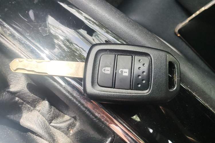 Used Honda Vezel 2015 1.5L CVT two-wheel drive Comfort trim Interior 1