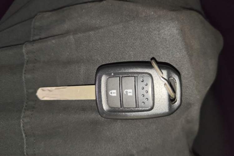 Used Honda Vezel 2015 1.5L CVT two-wheel drive Comfort trim Interior 1