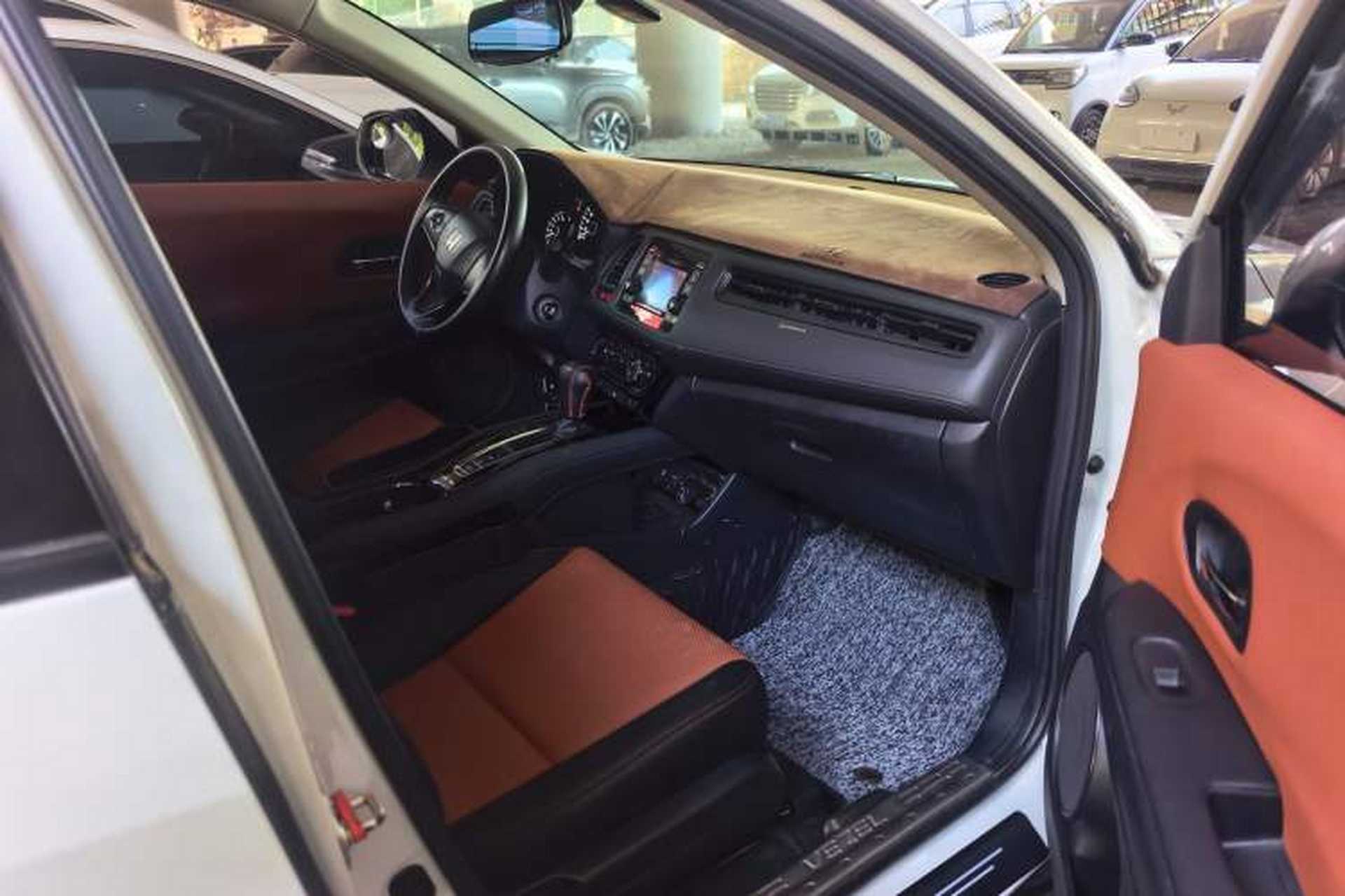 Used Honda Vezel 2015 1.5L CVT two-wheel drive Comfort trim Interior 2