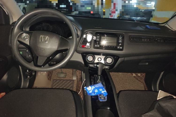 Used Honda Vezel 2015 1.5L CVT two-wheel drive Comfort trim Interior 2