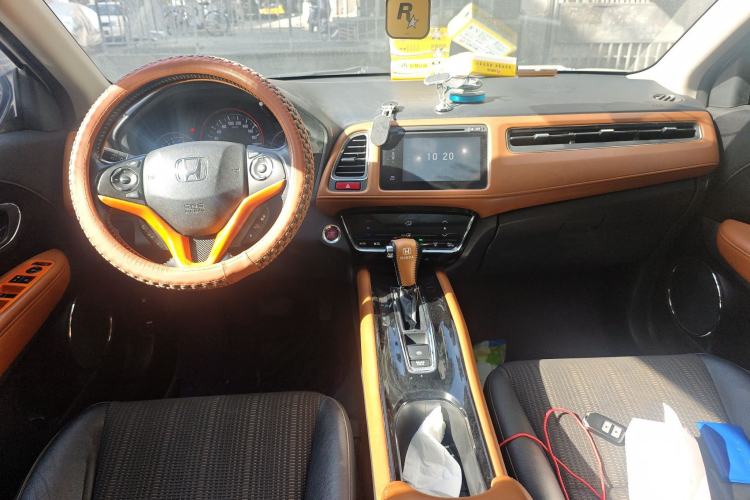 Used Honda Vezel 2015 1.8L CVT 2WD Luxury Model Interior 2