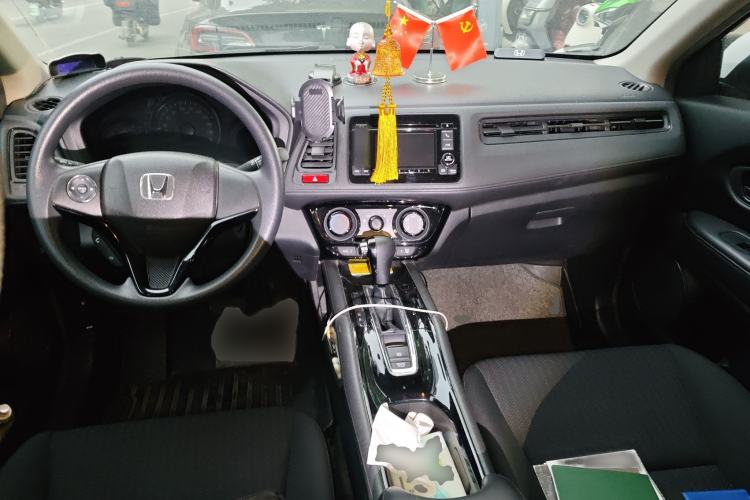 Used Honda Vezel 2015 1.5L CVT two-wheel drive Comfort trim Interior 2