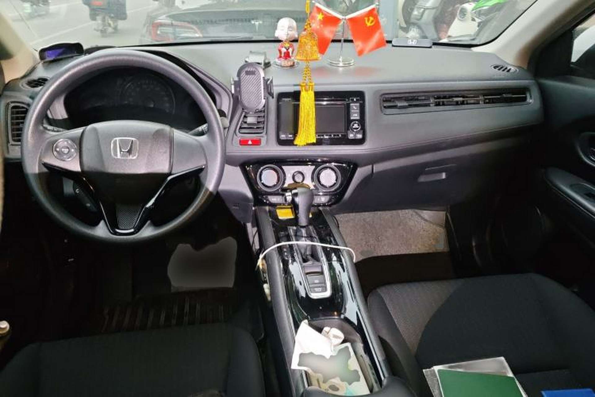 Used Honda Vezel 2015 1.5L CVT two-wheel drive Comfort trim Interior 2
