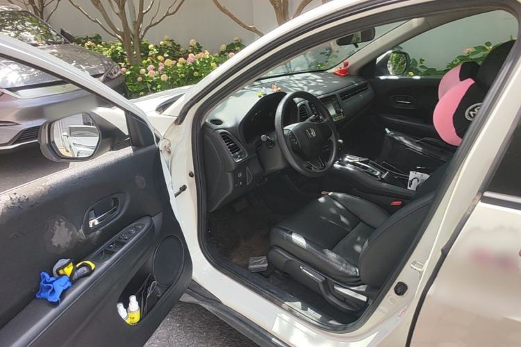 Used Honda Vezel 2015 1.5L CVT two-wheel drive Comfort trim Interior 3