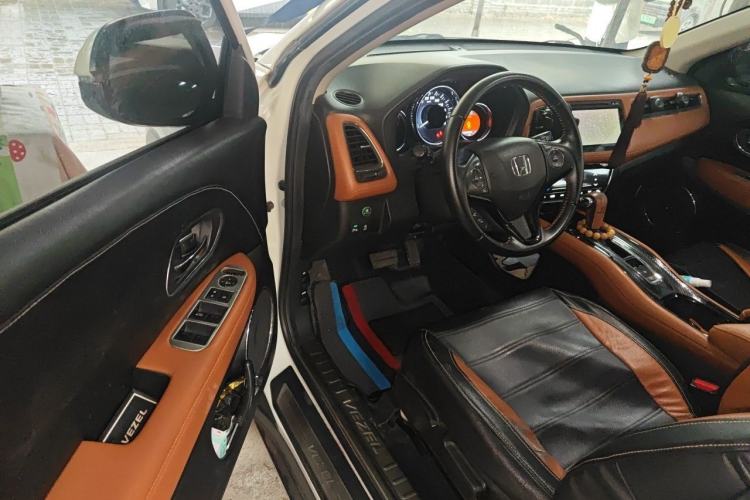 Used Honda Vezel 2015 1.8L CVT 2WD Luxury Model Interior 3