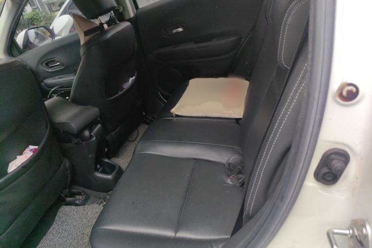 Used Honda Vezel 2015 1.5L CVT two-wheel drive Comfort trim Interior 4