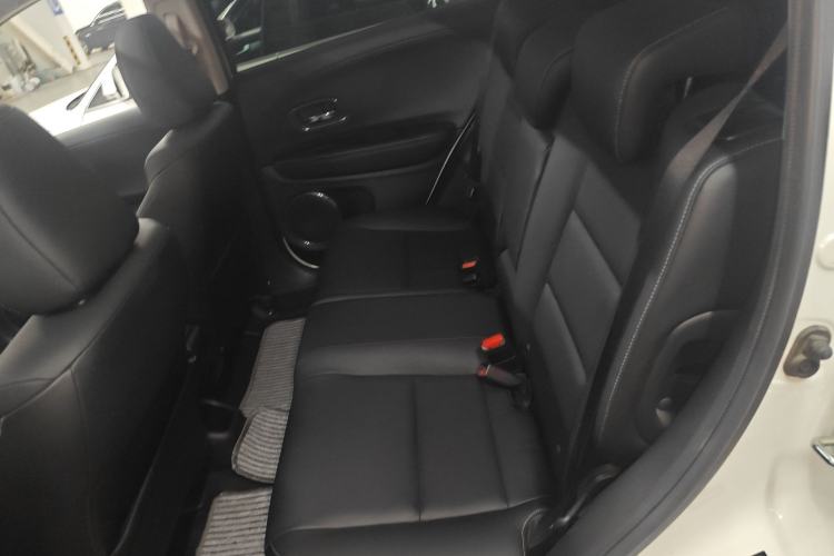 Used Honda Vezel 2015 1.8L CVT Four-Wheel Drive Flagship Model Interior 4