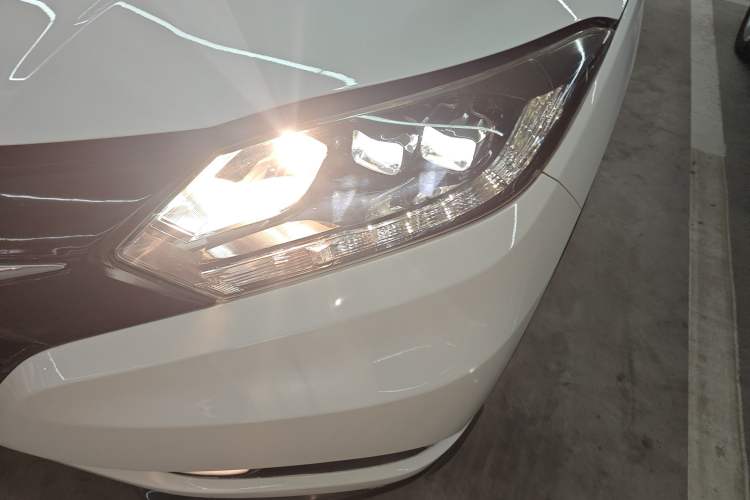Used Honda Vezel 2015 1.8L CVT Four-Wheel Drive Flagship Model Left Front Headlight