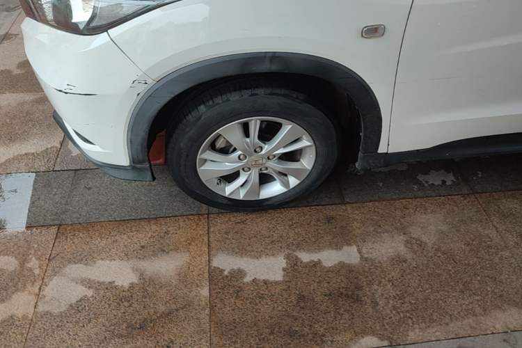 Used Honda Vezel 2015 1.5L CVT two-wheel drive Comfort trim Left Front Wheel Hub