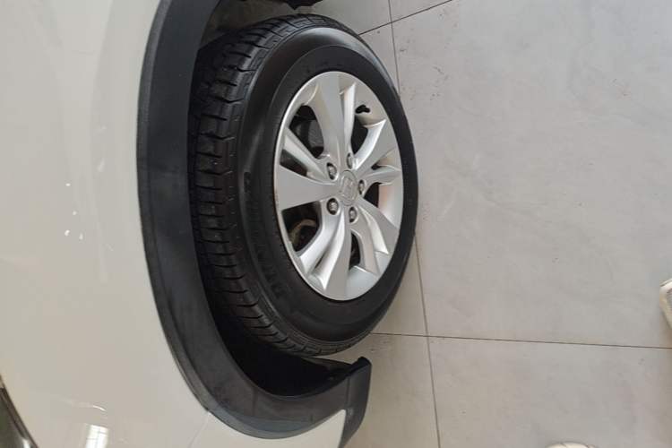 Used Honda Vezel 2015 1.5L CVT two-wheel drive Comfort trim Left Front Wheel Hub