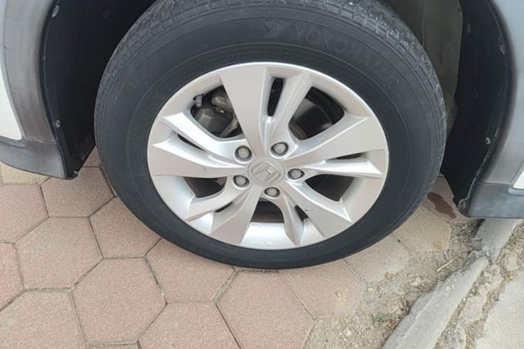 Used Honda Vezel 2015 1.5L CVT two-wheel drive Comfort trim Left Front Wheel Hub