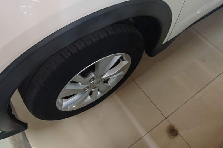 Used Honda Vezel 2015 1.5L CVT two-wheel drive Comfort trim Left Front Wheel Hub