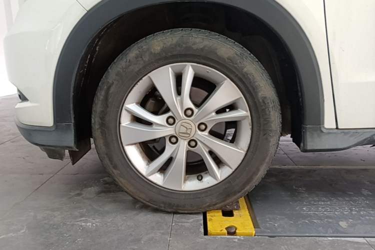Used Honda Vezel 2015 1.5L CVT two-wheel drive Comfort trim Left Front Wheel Hub