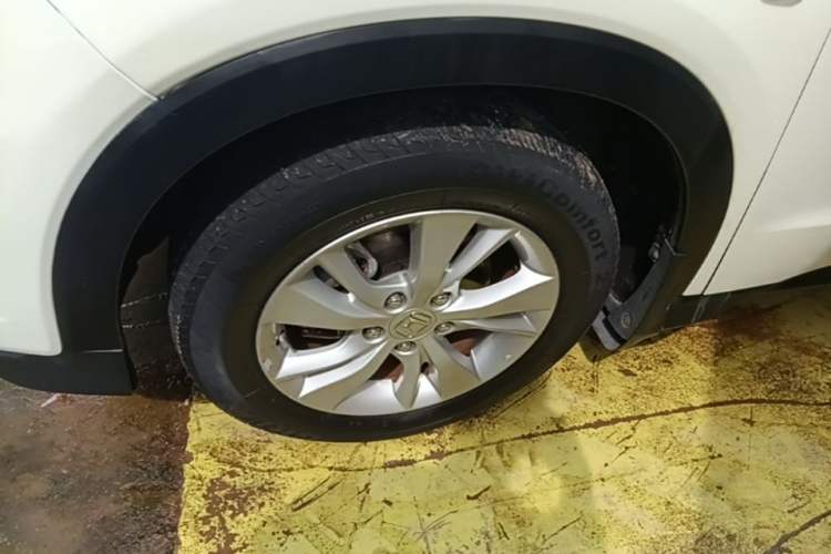 Used Honda Vezel 2015 1.5L CVT two-wheel drive Comfort trim Left Front Wheel Hub