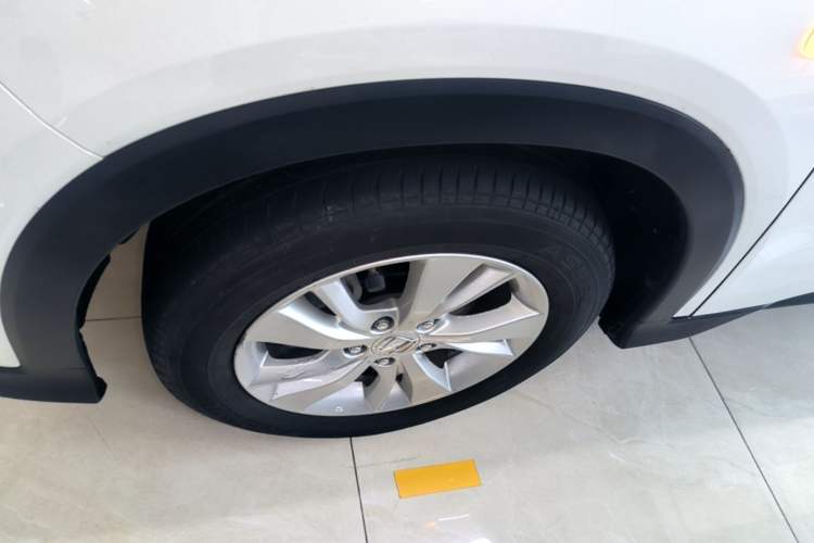 Used Honda Vezel 2015 1.5L CVT two-wheel drive Comfort trim Left Front Wheel Hub