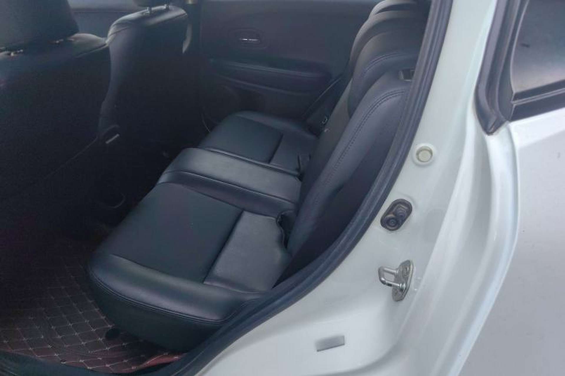 Used Honda Vezel 2015 1.5L CVT two-wheel drive Comfort trim Left Rear Seat