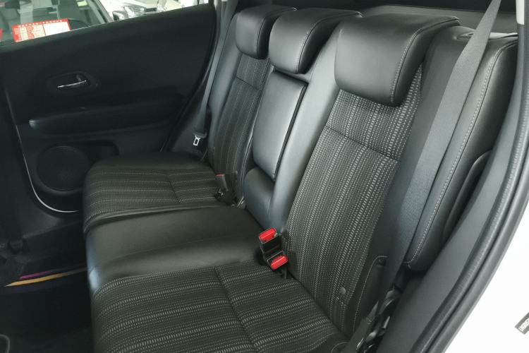 Used Honda Vezel 2015 1.8L Manual Two-Wheel Drive Elite Version Left Rear Seat